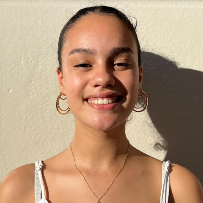 Babysitter in Sète: Ines