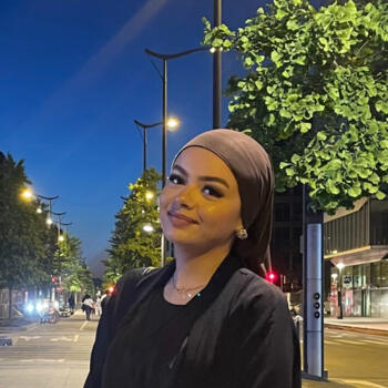 Babysitter in Saint-Ouen: Sara