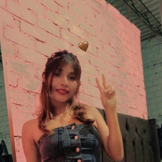 Babysitter in Picsi: Estefany