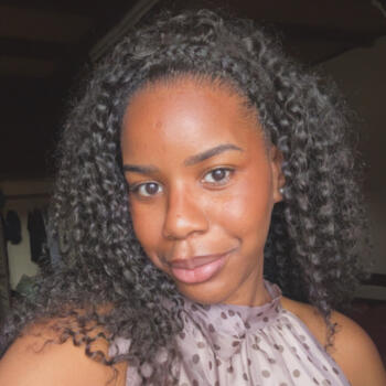Babysitter in Issy-les-Moulineaux: Mireille
