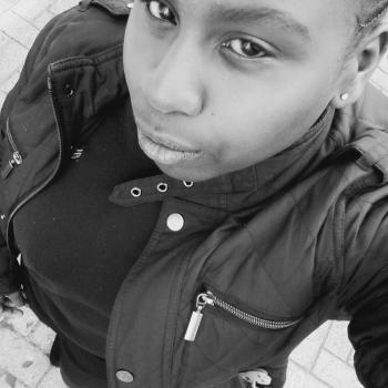 Babysitter in Sint-Andries: Joyce Luzayawo