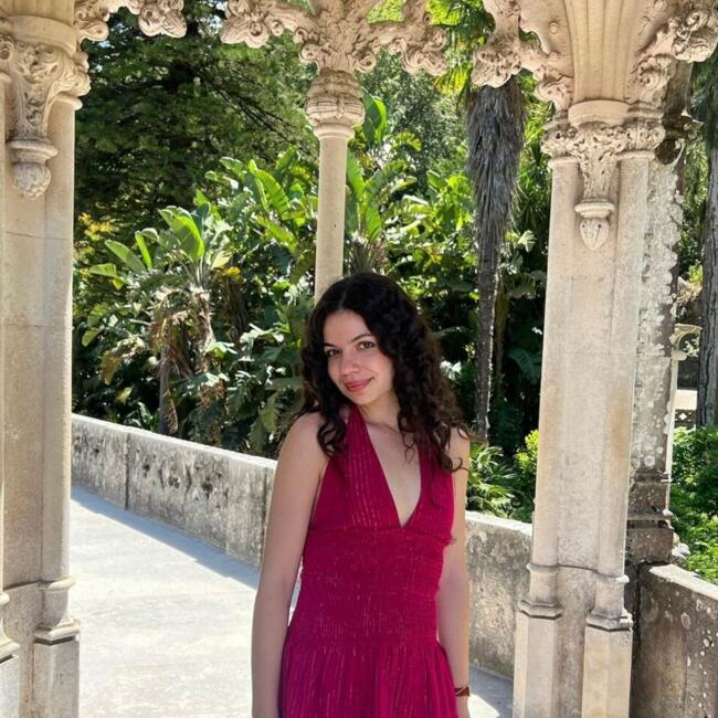 Babysitter in Paris: Kenza