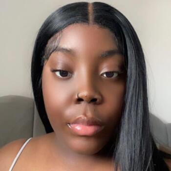 Babysitter in Villefranche-sur-Saône: Emilia