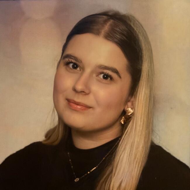 Babysitter in Sankt Georgen am Weinberge: Laura