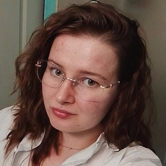 Babysitter in Sauxemesnil: Julie