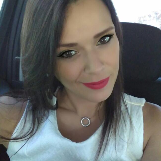 Emprego de babá em Santos: Isis Calina