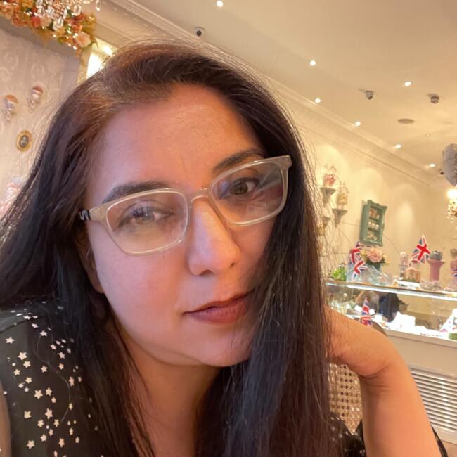 Babysitter στην περιοχή Feltham: Hadiya