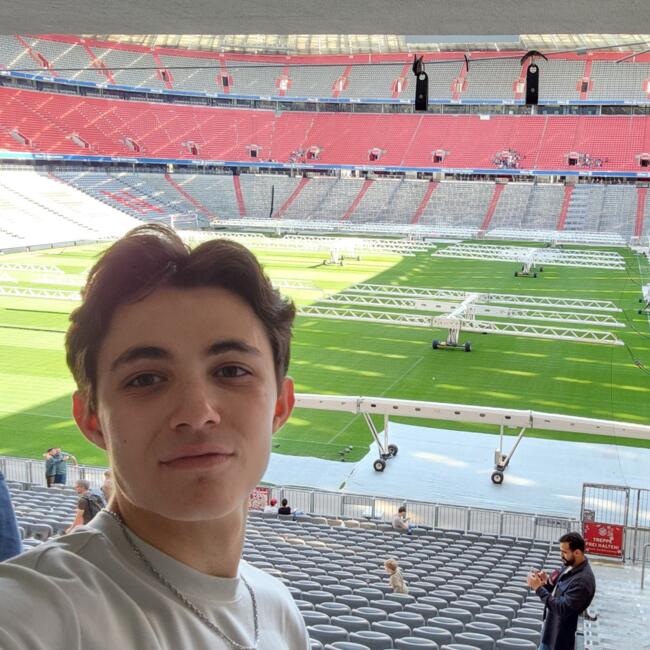 Babysitter in Berlin: Santiago Schmal