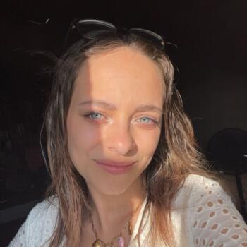 Babysitter in Étoile-sur-Rhône: Laura