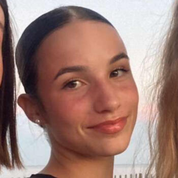 Babysitter in Valpuiseaux: Lisa