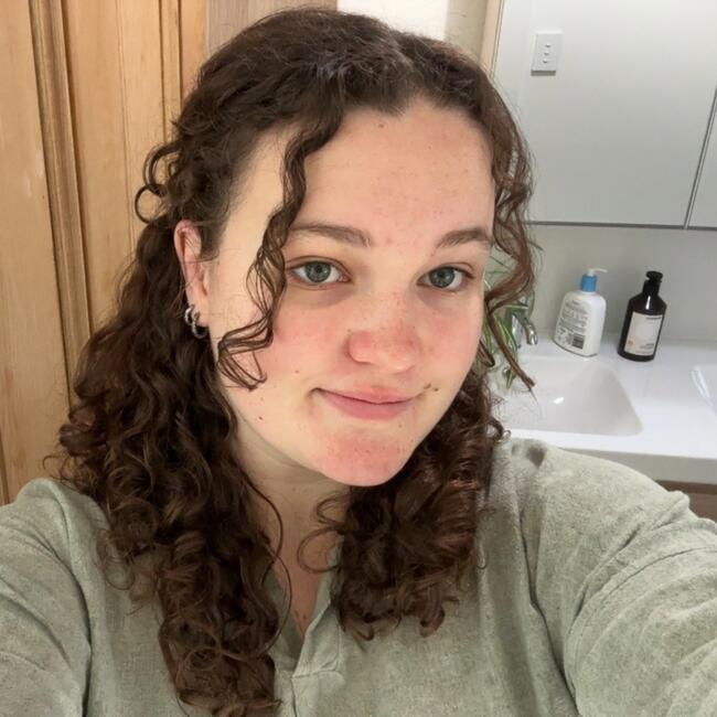 Babysitter in Sydney: Ella