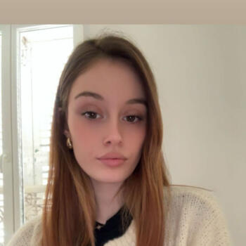 Babysitter in Nontron: Léa
