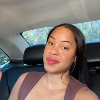 Babysitter in Paulínia: Julia