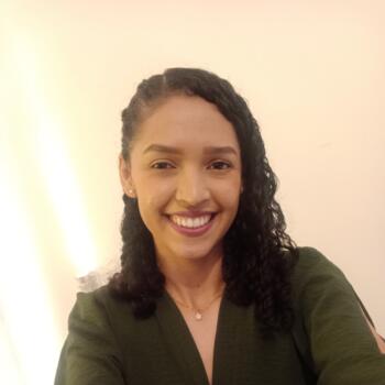 Babysitter Manaus: Ester