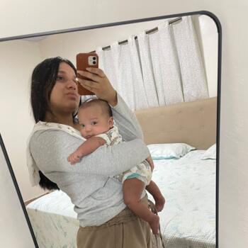 Emprego de babá em Manaus: Júlia