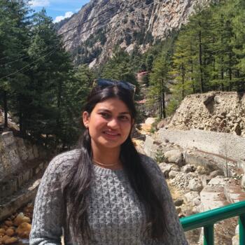 Babysitter in Dehradun: Insha
