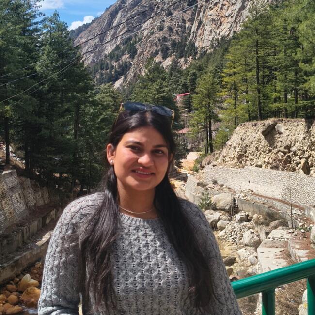 Babysitter in Dehradun: Insha