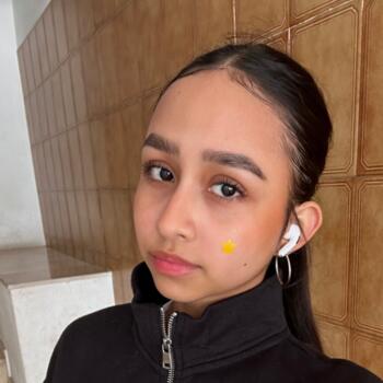 Babysitter in Valencia: Sarha Fernandez