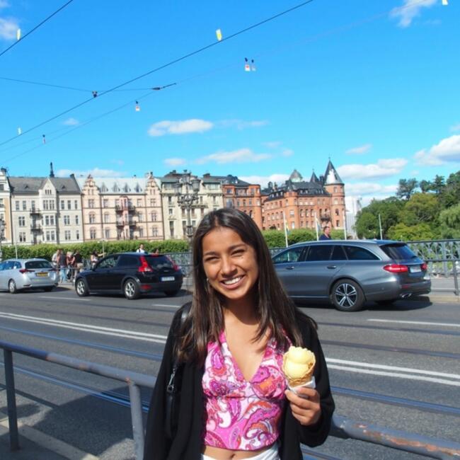 Babysitter in Thônex: Saskia