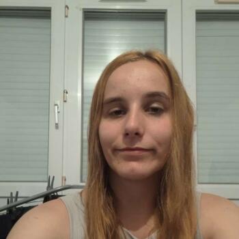 Babysitter in Saint-Nazaire: Marie