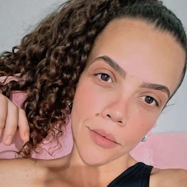 Emprego de babá em Catalão: Jessica