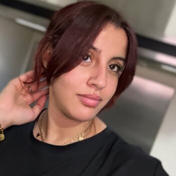 Babysitter in Stains: Ichrak