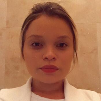Babysitter em Faro: Karen