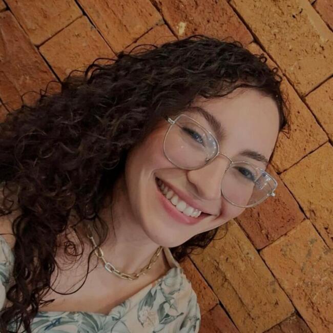Babá em Crato: Lara