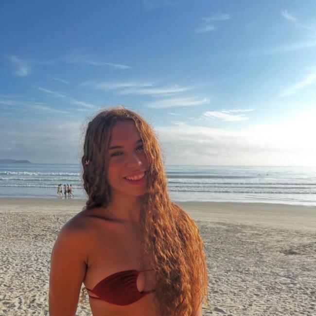 Babysitter in Aparecida: Mariane