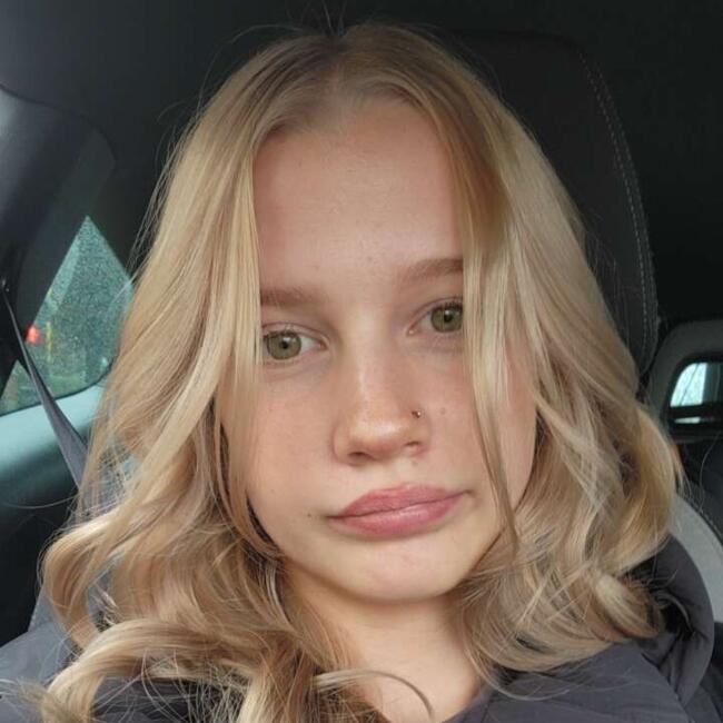 Babysitter in Sleaford: Katie
