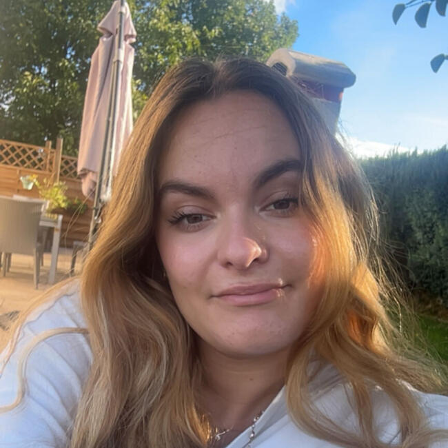 Babysitter in Liège: Lyana