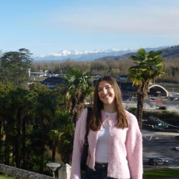 Babysitter in Marck: Amandine