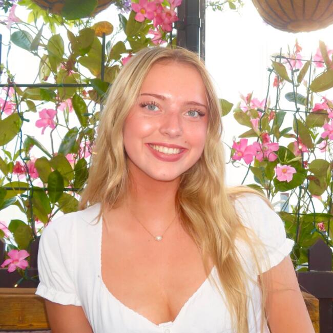 Baby-sitter in Richmond Hill: Grace