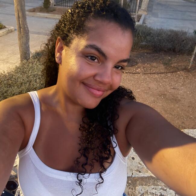 Babysitter in Cascais: Dayala