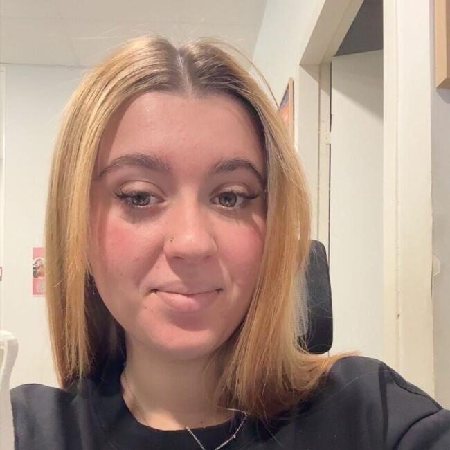 Babysitter in Tonnay-Charente: Clara