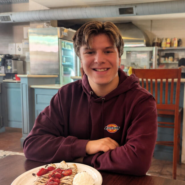 Babysitter in Auburn (Massachusetts): Alex