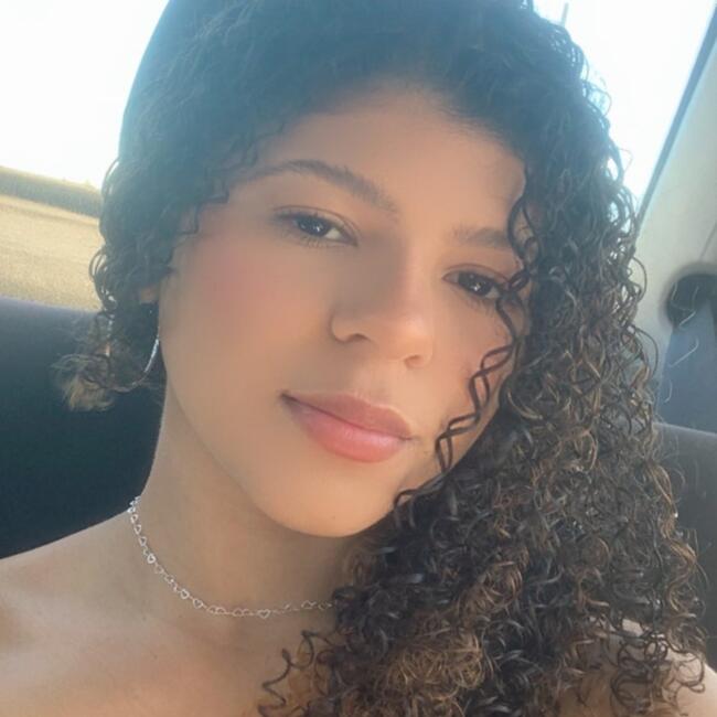 Babysitter in Recife: Kamiris