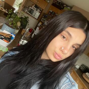 Baby-sitter Calgary: Farah