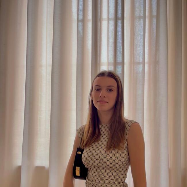 Babysitter in Dol-de-Bretagne: Lily-Rose