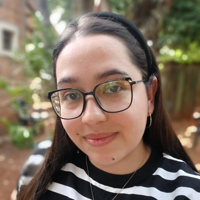 Babysitter in Luque: Sara Nicole