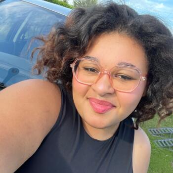 Babysitter in Nagel-Séez-Mesnil: Alicia