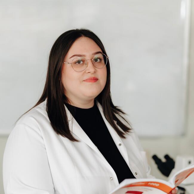 Bonă în Scheia: Miriam