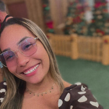 Babysitter Blumenau: Rebeca