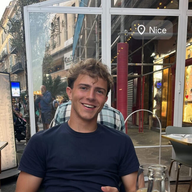 Babysitter in Biot: Tristan