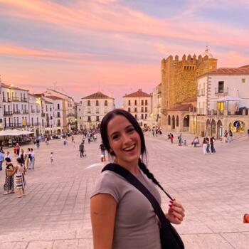Niñera Cáceres: María Jesús