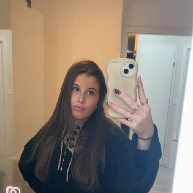 Babysitter in Laval: Sarah