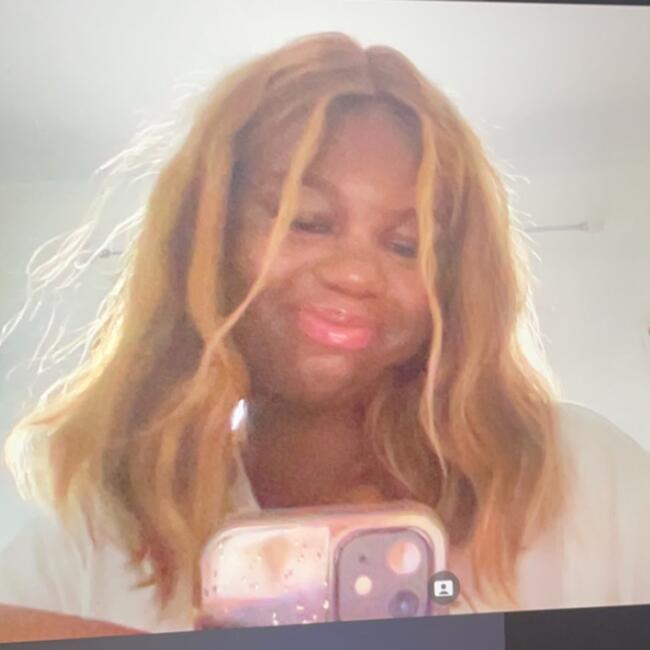 Babysitter in Lewiston (Maine): Yolddy