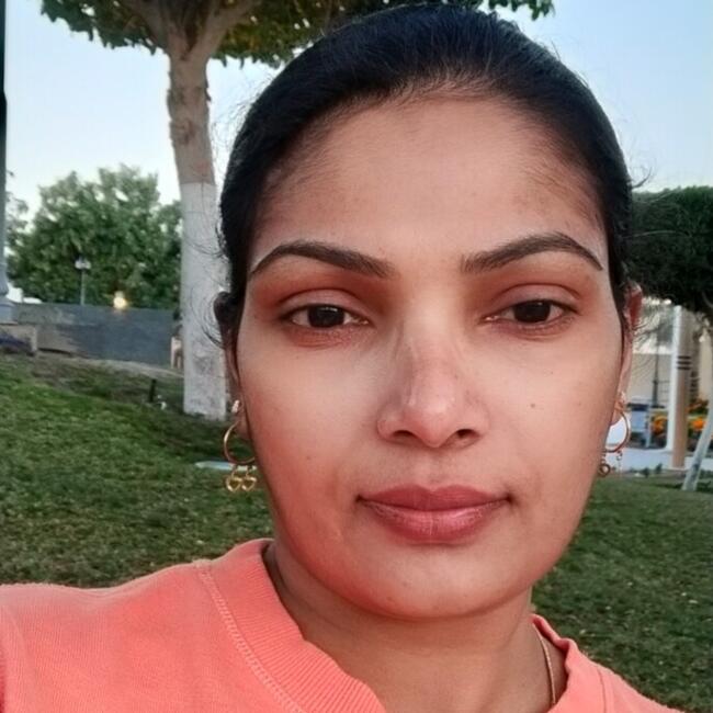 مربية أطفال في الدوحة: Dilhani