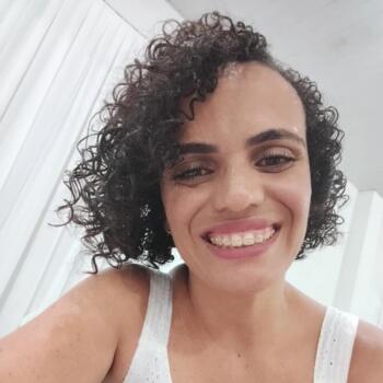 Babá Lavras: Karolaine