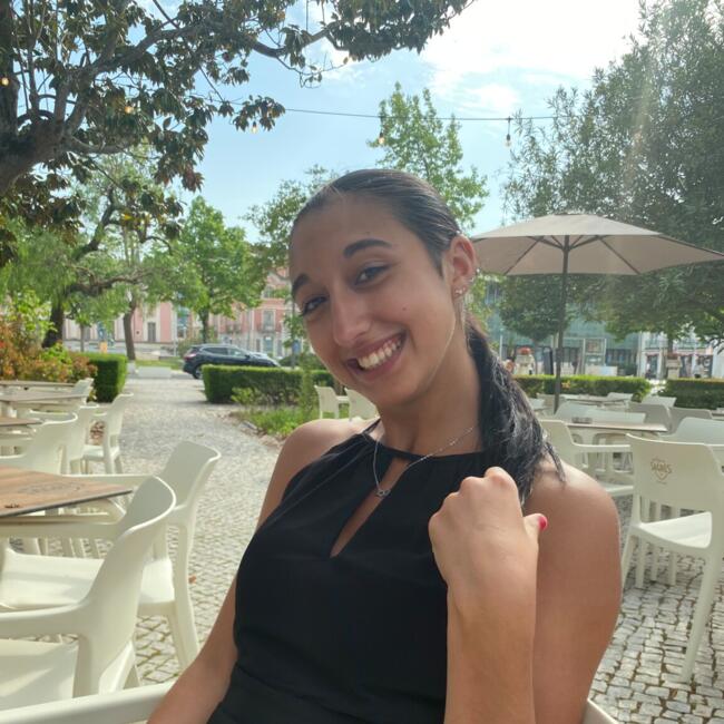 Babysitter in Monte Redondo: Inês